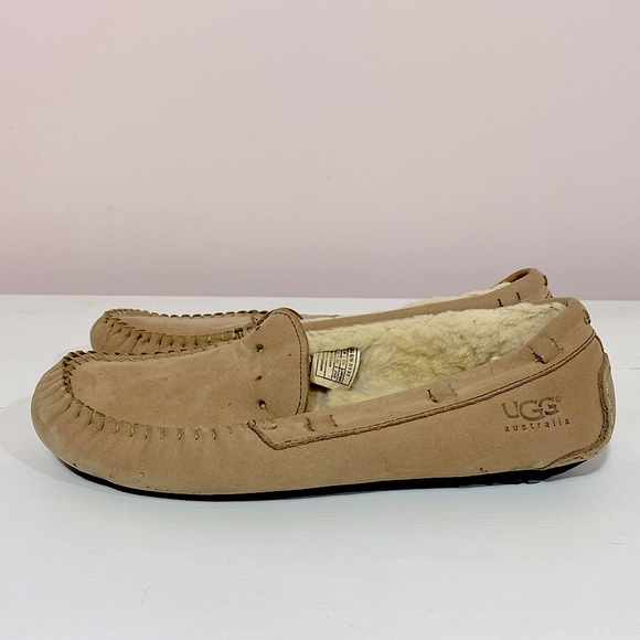 UGG slippers 8 - Picture 4 of 7